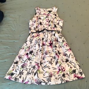 White House Black Market Floral Dress Great Condition
